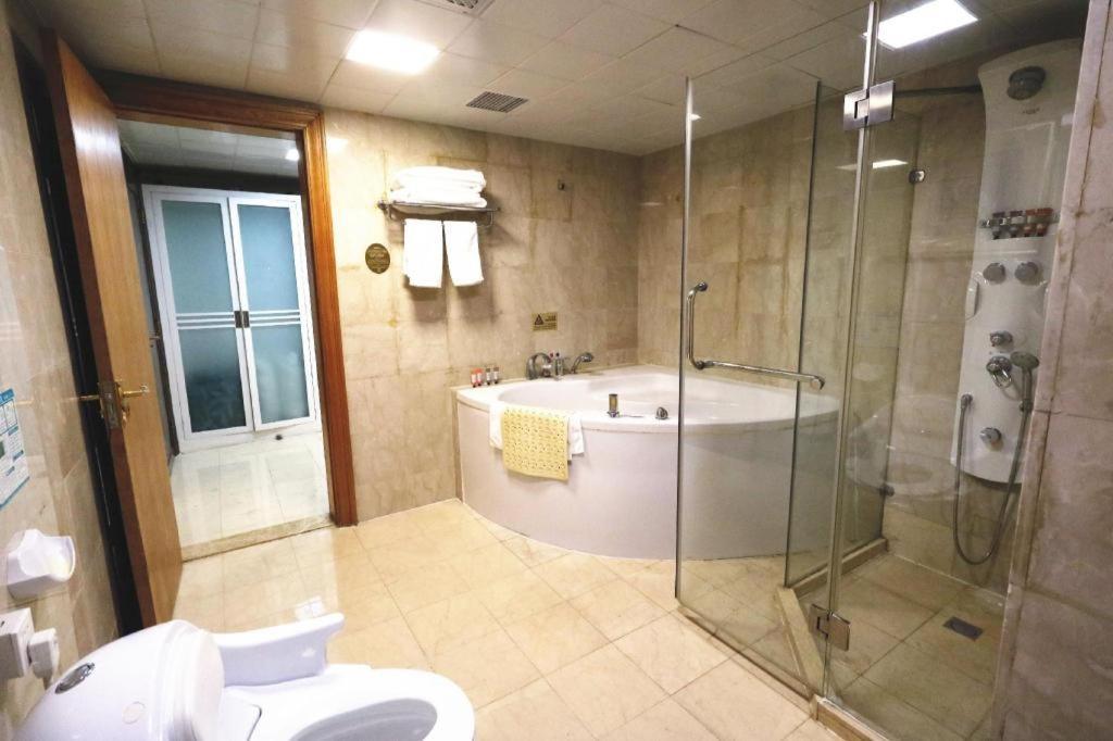 Qingdao Royal Garden Hotel Luaran gambar